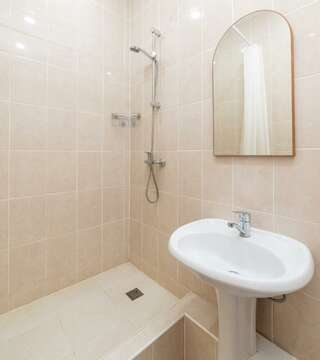 Гостиница Меридиан Архангельск Номер стандарт с 1 двуспальной кроватью-2